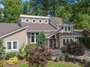 15 Blake Dr, Clark, NJ 07066