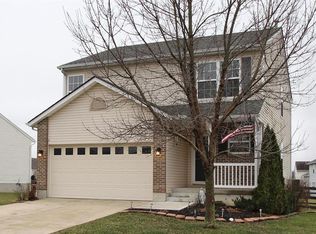 3 Sparrow Ln, Amelia, OH 45102
