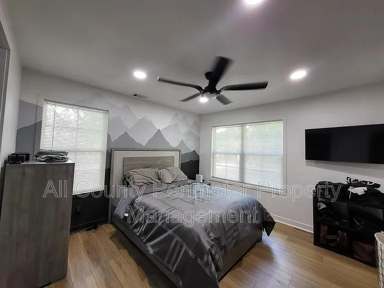 2107 Pinehurst Dr — Photo 5