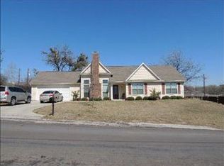 604 W Carpenter St, Decatur, TX 76234