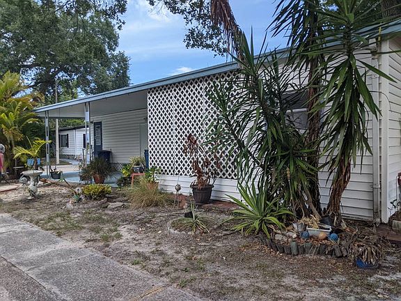 5th image of 15666 49th St N #1155