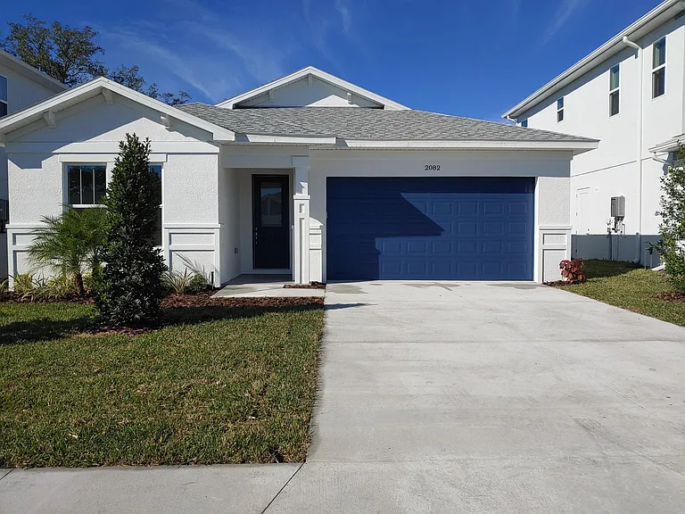 2082 Paragon Cir W — Photo 18