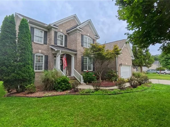 3508 Alamosa Dr, High Point, NC 27265