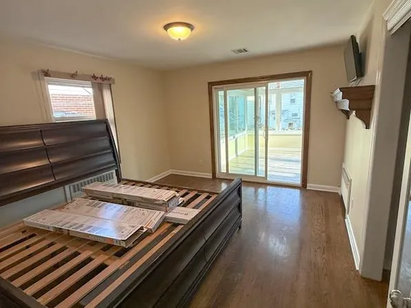 223 Day Avenue image 10 of 30