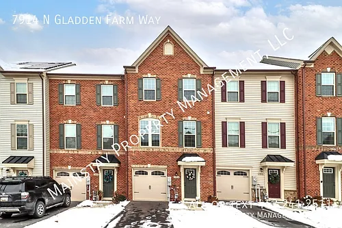 7914 N Gladden Farm Way Photo 1