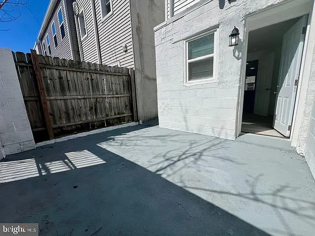 2312 Greenwich St — Photo 10