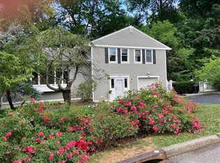 122 Tewkesbury Rd, Scarsdale, NY 10583