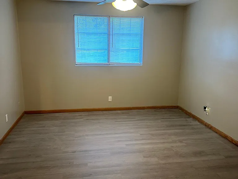 5024 Spaulding St — Photo 12