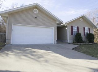 1306 E Lark St, Ozark, MO 65721