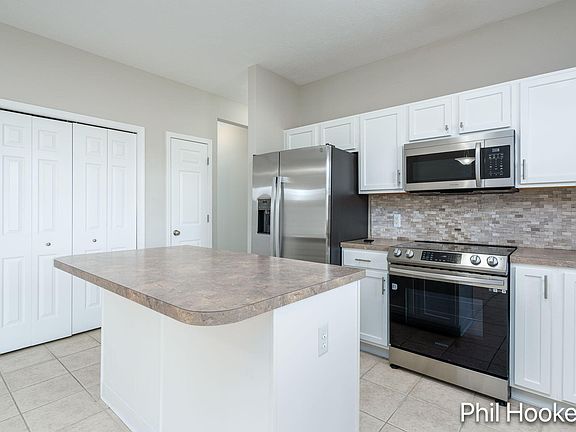 4th image of 2125 Orchard Ridge Dr NW