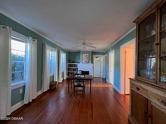 5th image of 700 Magnolia St