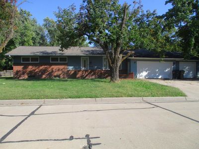 418 S Weaver St, Hesston, KS, 67062