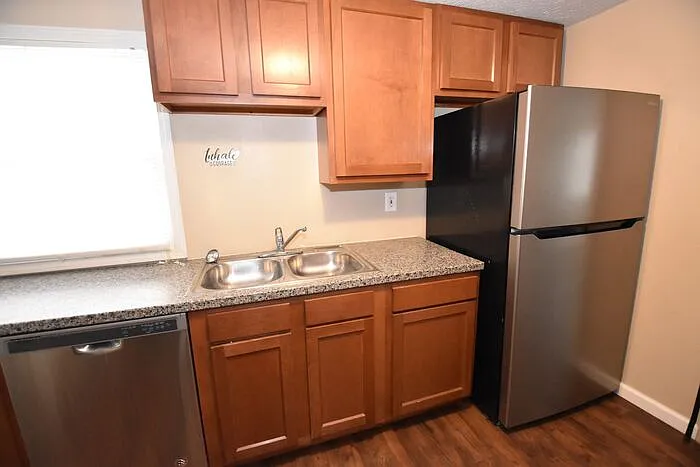 1326 Eastbrook Dr — Photo 7