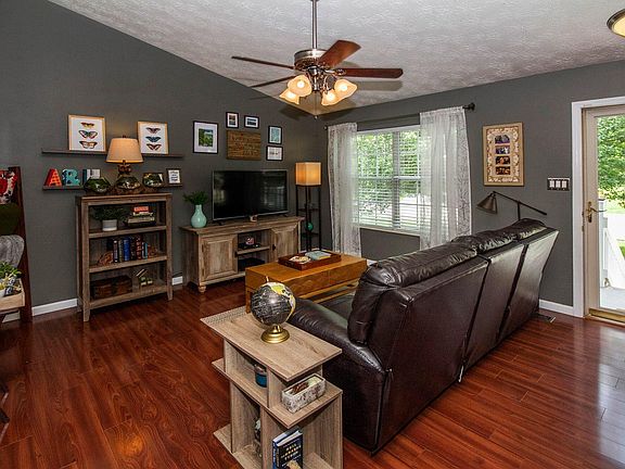 4th image of 6072 Warrenpark Ln