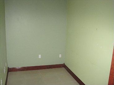 4th image of 7840 NW 53rd St