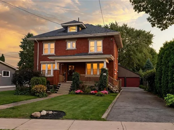 122 Lake Avenue Dr, Hamilton, ON L8G 3N4