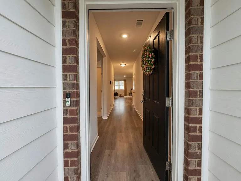 156 Olivia Cir — Photo 2