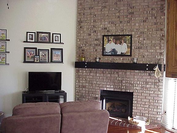 2nd image of 831 Tamarack Dr