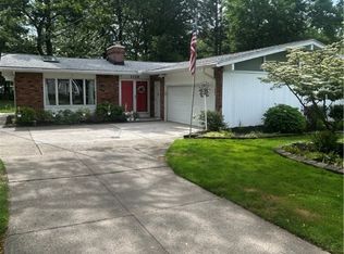 1758 Kenton Cir, Lyndhurst, OH 44124