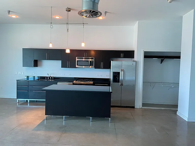 200 Hoover Ave #1010 — Photo 6