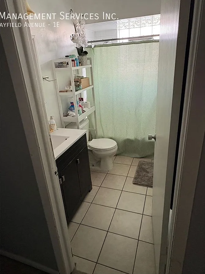 Beautiful 2 Bedroom 1 Bathroom in Oak Lawn — Photo 4