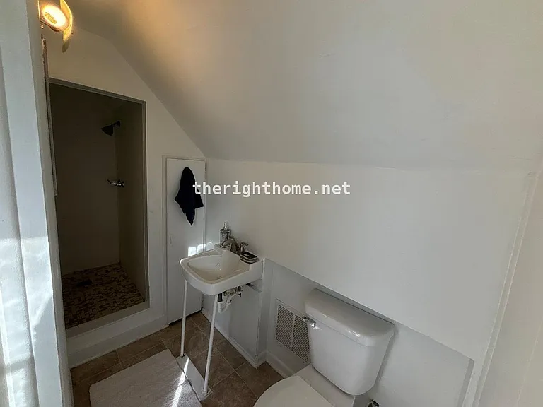 3021 Harney St #3 — Photo 6