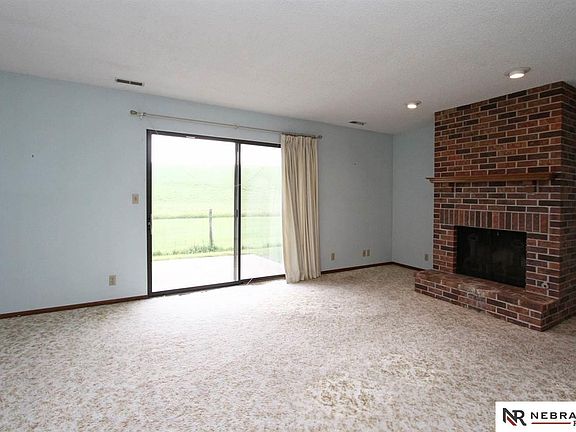 3rd image of 3574 Neerpark Dr