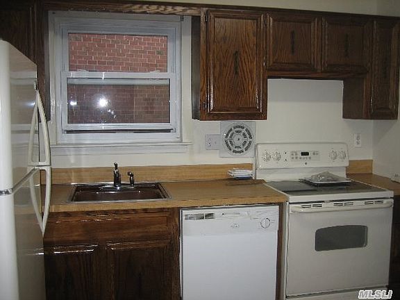 4th image of 24022 69th Ave
