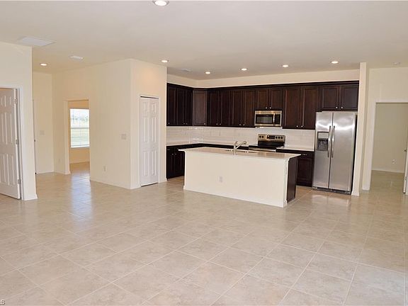 4th image of 1017 NW 34th Ave