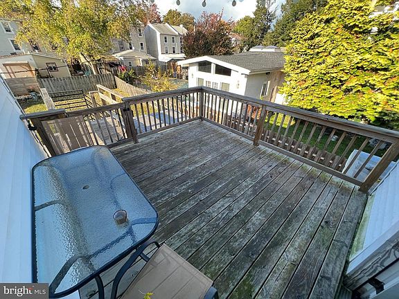 5th image of 412 Lyceum Ave #2