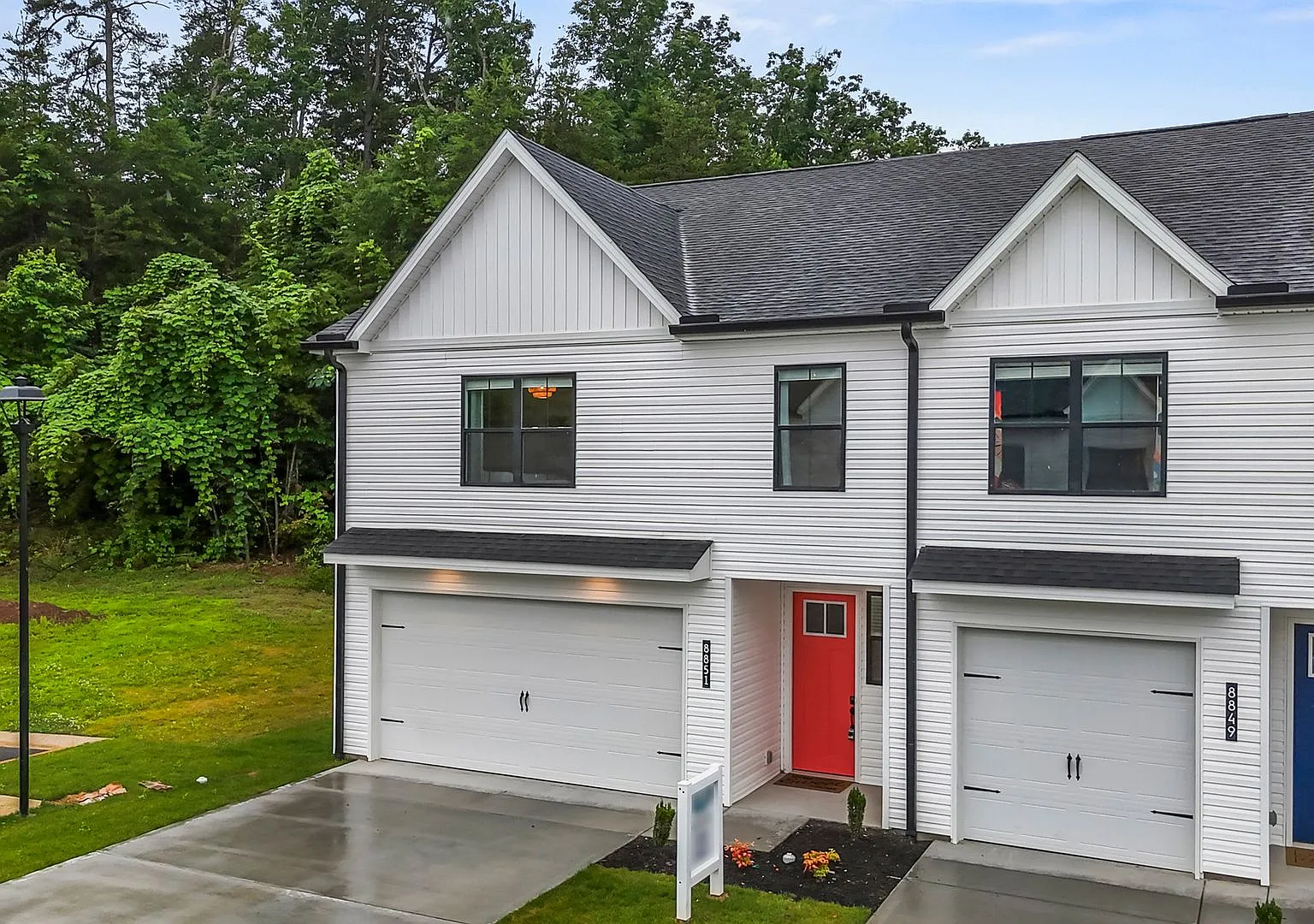 Now Offering Move-In Incentive Of One-Month Free New 3-Bedroom Townhome. — Photo 4
