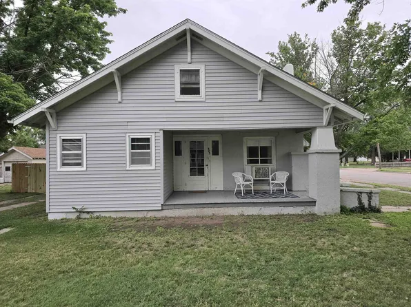 523 W 10th St, La Crosse, KS 67548