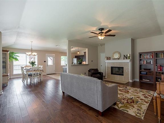 5th image of 3317 Saint James Pl
