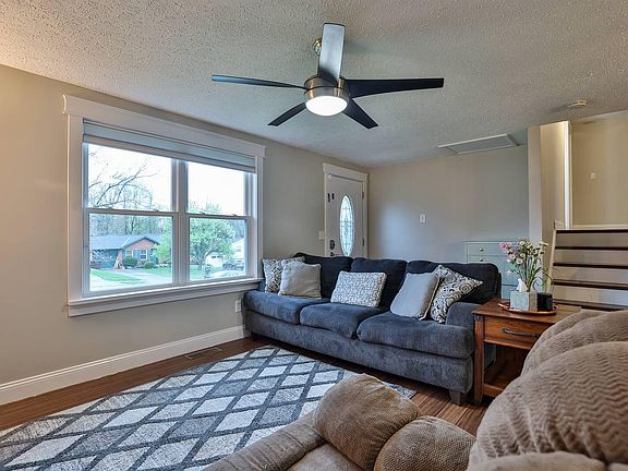 5th image of 8360 Hemlock Ct