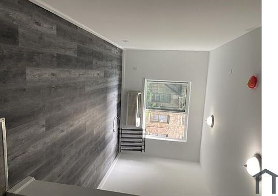 2nd image of 1728 Townsend Ave #1A
