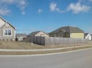 2310 Magnolia Dr, Leavenworth, KS 66048