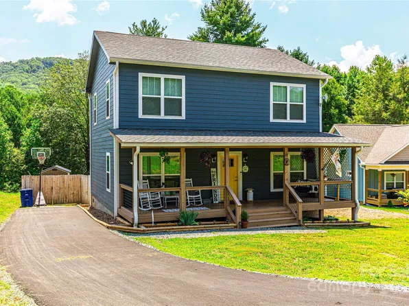 31 Arlington Oaks Ln, Bryson City, NC 28713