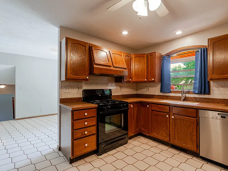 108 Riss Dr — Photo 7
