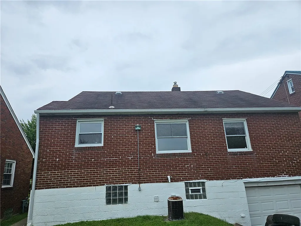 2 bed, 898 sqft, $1,300 — Photo 3