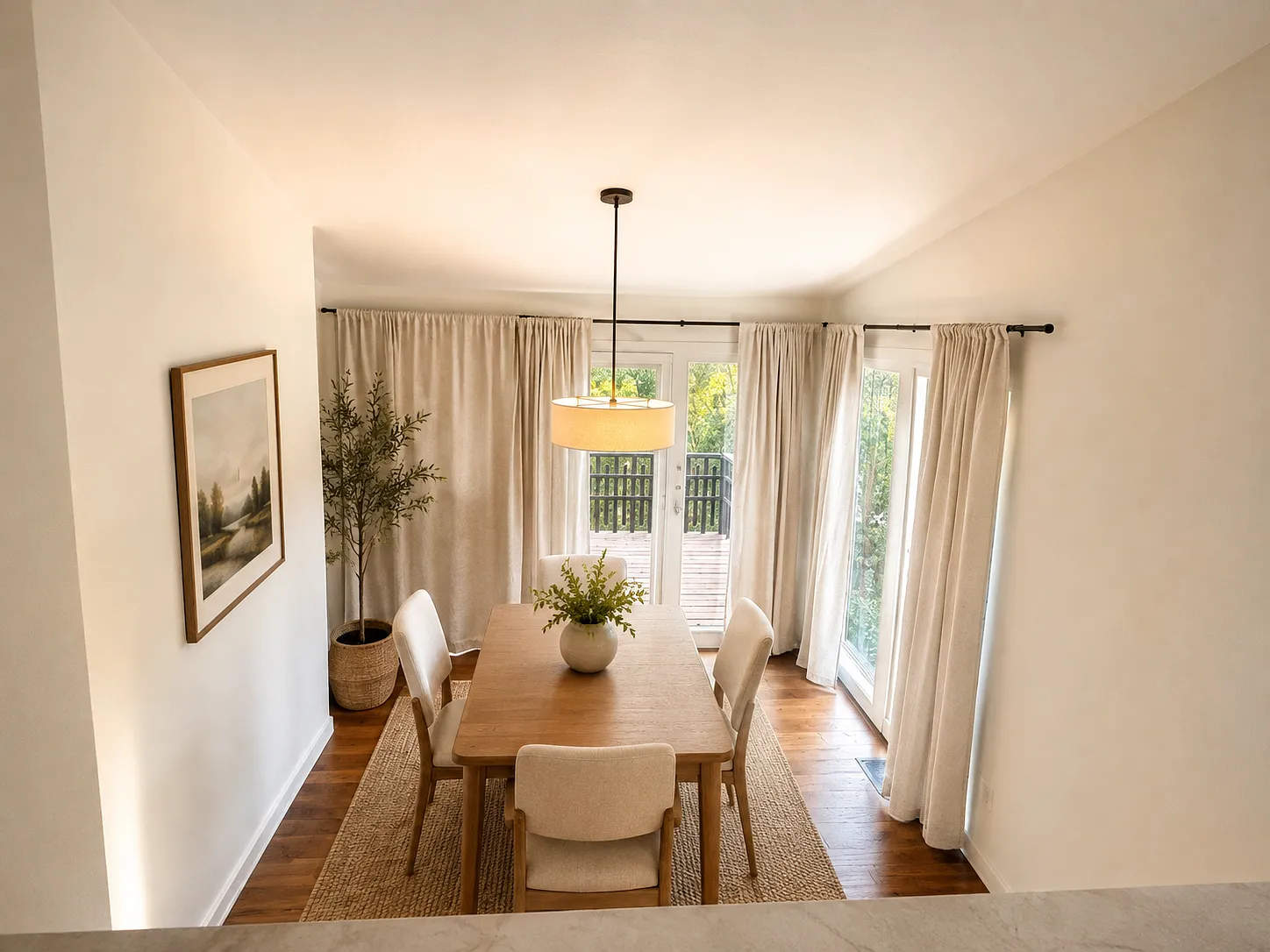 4 bed, 2359 sqft, $4,500 — Photo 4