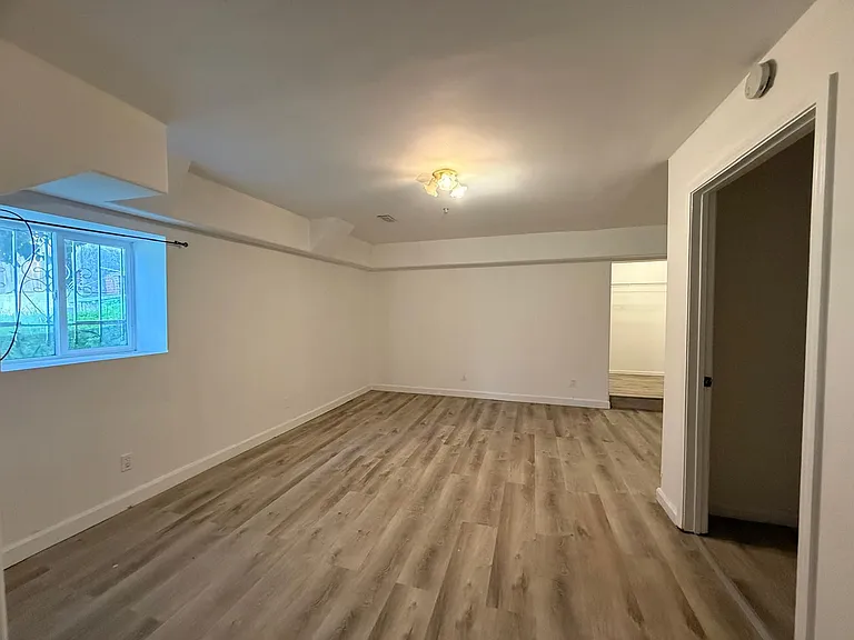 8027 Ney Ave — Photo 27