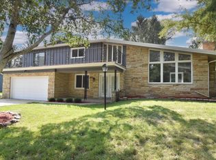 9073 N Silver Brook Ln, Brown Deer, WI 53223