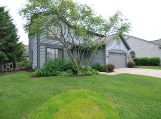 190 Seneca Trl, Bloomingdale, IL 60108