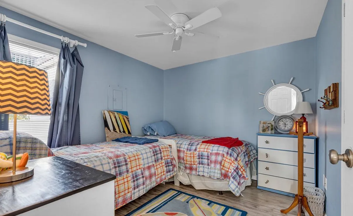 2 bed, 800 sqft, $2,000 — Photo 3