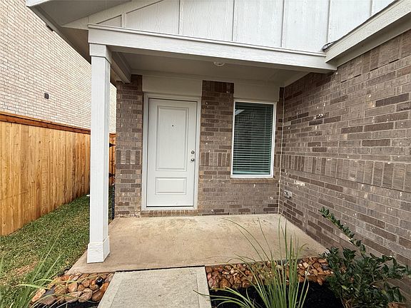3rd image of 16802 Old Wagon Way