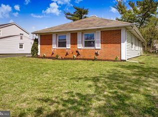 19 Midfield Ln, Willingboro, NJ 08046