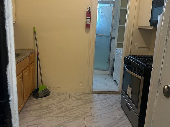 2nd image of 18603 Jamaica Ave #2F
