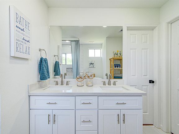 4th image of 411 Galley Way