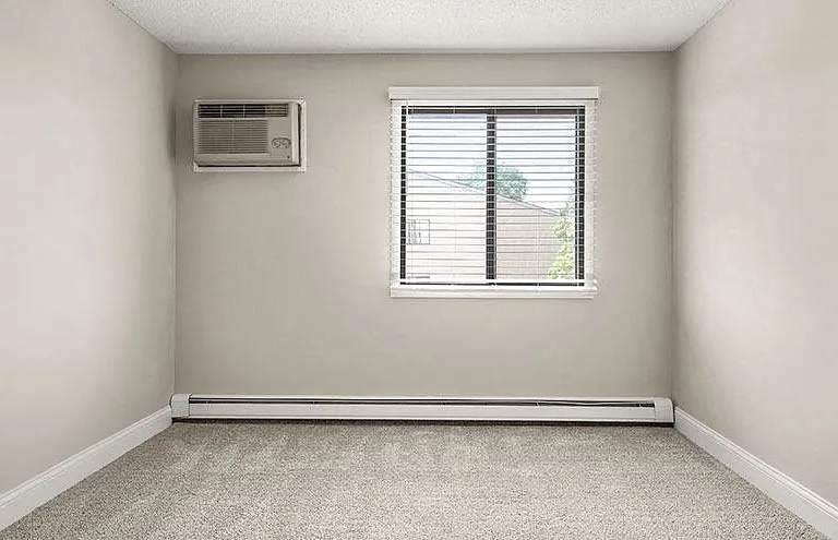 The Woods of Burnsville Apartments — Photo 7
