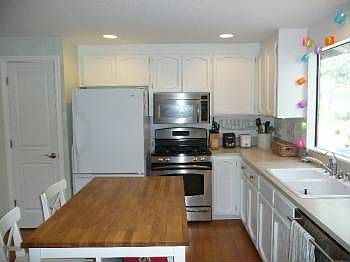1st image of 8662 NE 141st St
